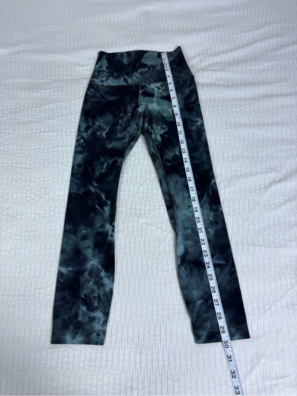 lululemon athletica Black & Dark Green Marble-Print Leggings - Picture 6 of 9